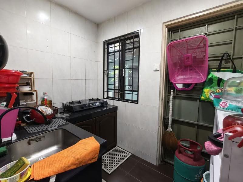 2-storey Terraced House for Rent in Taman Serdang Jaya (Seri Kembangan) - M Jamil Ali - Kitchen - PropertyGuru.com.my