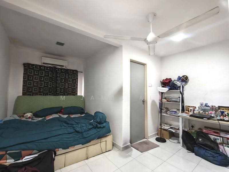 2-storey Terraced House for Rent in Taman Serdang Jaya (Seri Kembangan) - M Jamil Ali - Bedroom - PropertyGuru.com.my