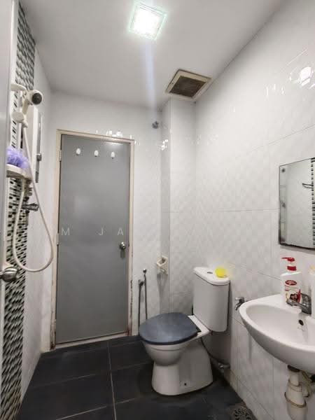 2-storey Terraced House for Rent in Taman Serdang Jaya (Seri Kembangan) - M Jamil Ali - Bathroom - PropertyGuru.com.my