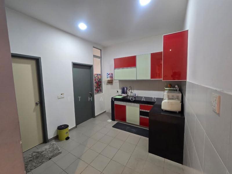 Rumah Teres 2-Tingkat untuk Dijual di Austin (Johor Bahru) - Ethan Gan - Kitchen - PropertyGuru.com.my