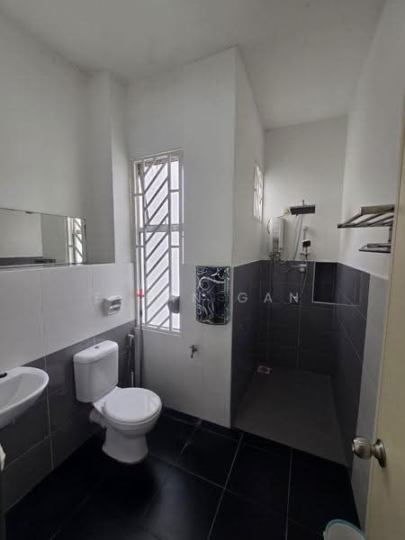 Rumah Teres 2-Tingkat untuk Dijual di Austin (Johor Bahru) - Ethan Gan - Bathroom - PropertyGuru.com.my