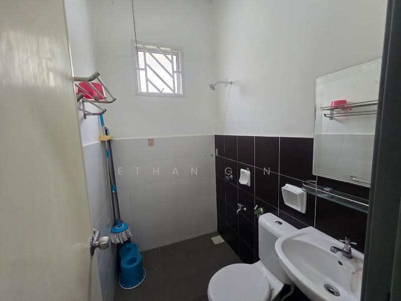 Rumah Teres 2-Tingkat untuk Dijual di Austin (Johor Bahru) - Ethan Gan - Bathroom - PropertyGuru.com.my