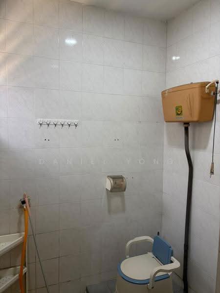 1-storey Terraced House for Sale in Taman Universiti (Skudai) - Daniel Yong - Bathroom - PropertyGuru.com.my