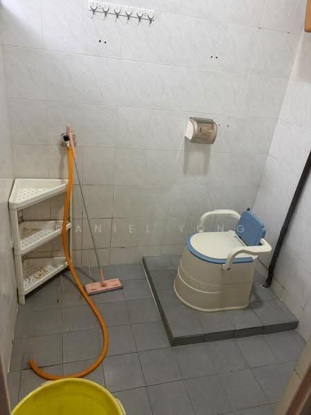 1-storey Terraced House for Sale in Taman Universiti (Skudai) - Daniel Yong - Bathroom - PropertyGuru.com.my