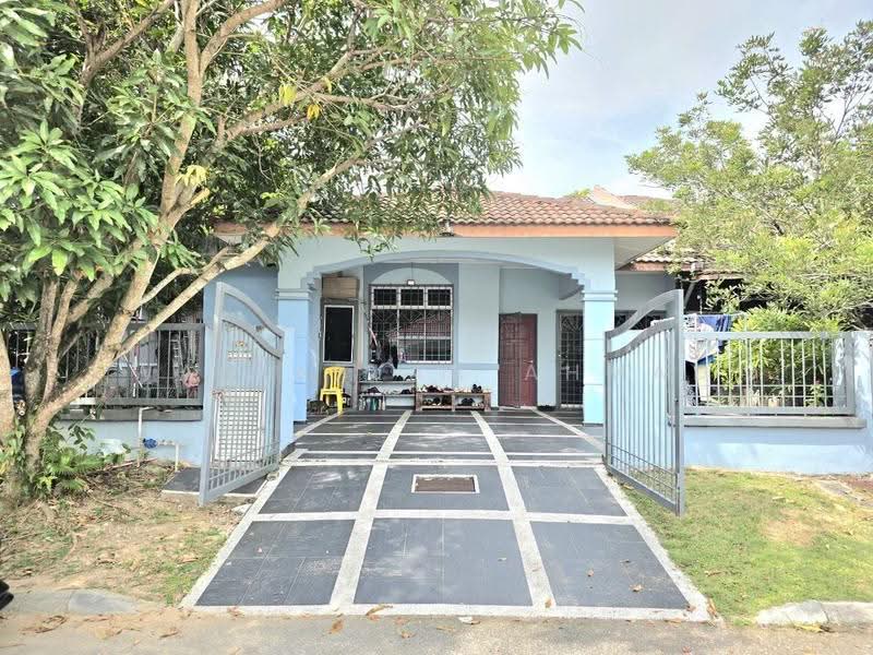 Semi-Detached House for Sale in Sepang (Selangor) - Wan Azlan Ahmad - PropertyGuru.com.my