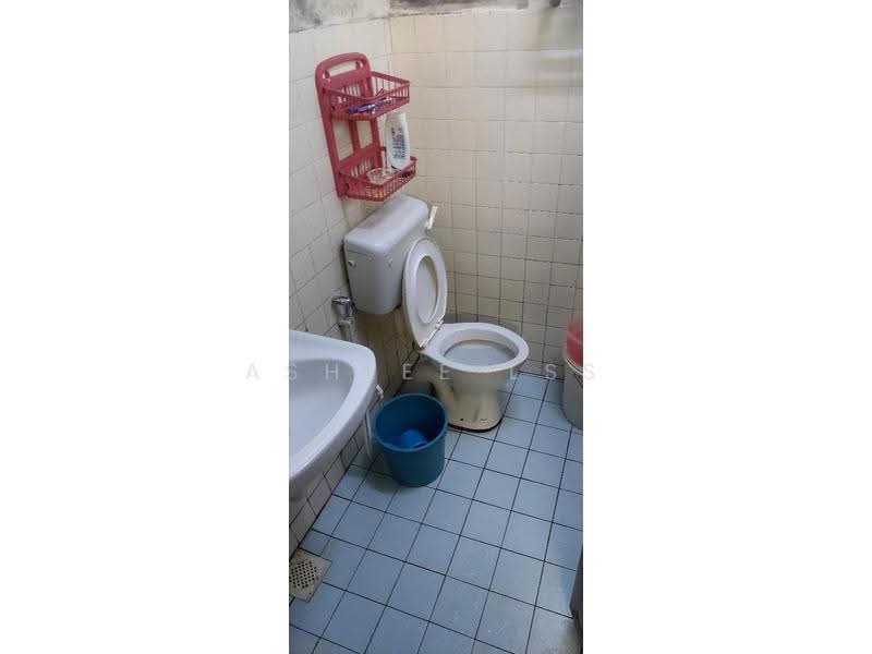 Apartment for Sale at Taman Miharja Apartment (LRT Miharja) - Ashlee LSS - Bathroom - PropertyGuru.com.my