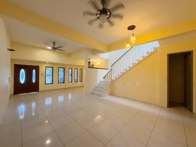2-storey Terraced House for Rent in Bandar Saujana Putra (Tanjong Duabelas) - Charlie Gan - Entrance - PropertyGuru.com.my