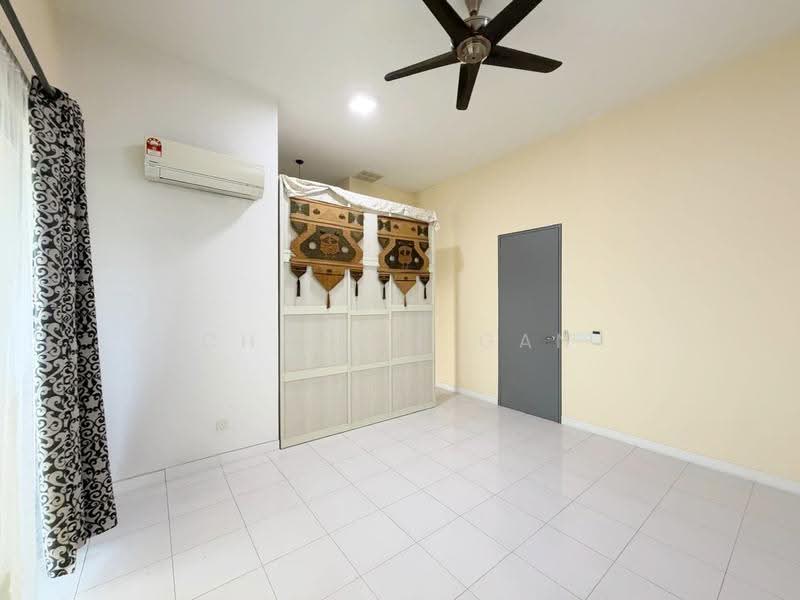 2-storey Terraced House for Rent in Bandar Saujana Putra (Tanjong Duabelas) - Charlie Gan - Bedroom - PropertyGuru.com.my