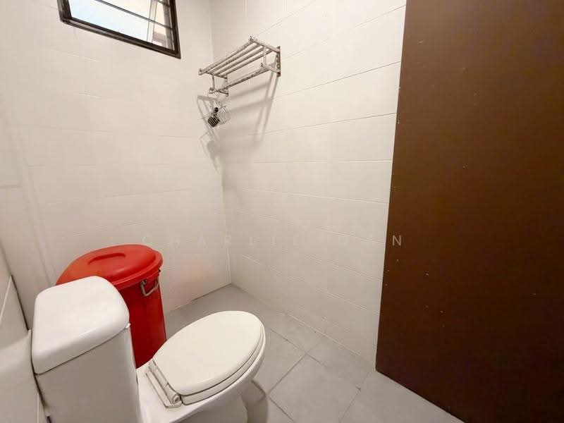 2-storey Terraced House for Rent in Bandar Saujana Putra (Tanjong Duabelas) - Charlie Gan - Bathroom - PropertyGuru.com.my