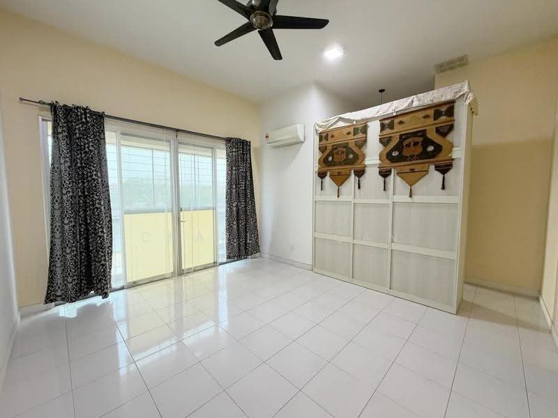 2-storey Terraced House for Rent in Bandar Saujana Putra (Tanjong Duabelas) - Charlie Gan - Living Room - PropertyGuru.com.my