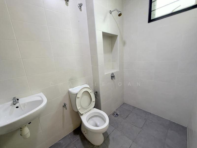 2-storey Terraced House for Rent in Bandar Saujana Putra (Tanjong Duabelas) - Charlie Gan - Bathroom - PropertyGuru.com.my