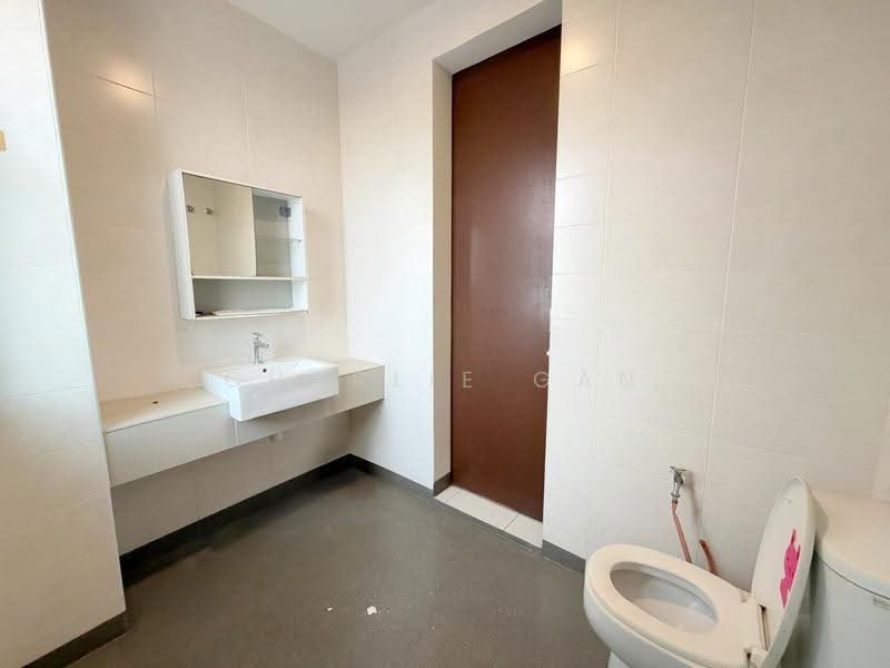2-storey Terraced House for Rent in Bandar Saujana Putra (Tanjong Duabelas) - Charlie Gan - Bathroom - PropertyGuru.com.my