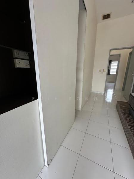 Rumah Teres 2-Tingkat untuk Dijual di Taman Setia Indah (Tebrau) - Evie Song - Corridor - PropertyGuru.com.my