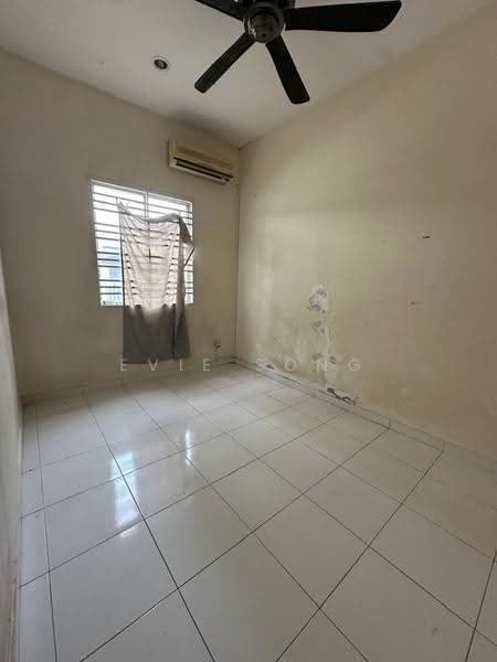 Rumah Teres 2-Tingkat untuk Dijual di Taman Setia Indah (Tebrau) - Evie Song - Bedroom - PropertyGuru.com.my