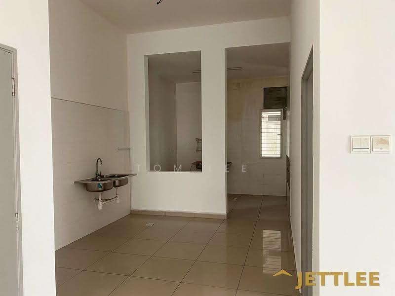 Cluster House for Sale in Canary Garden (Klang) - Tom Lee - Kitchen - PropertyGuru.com.my