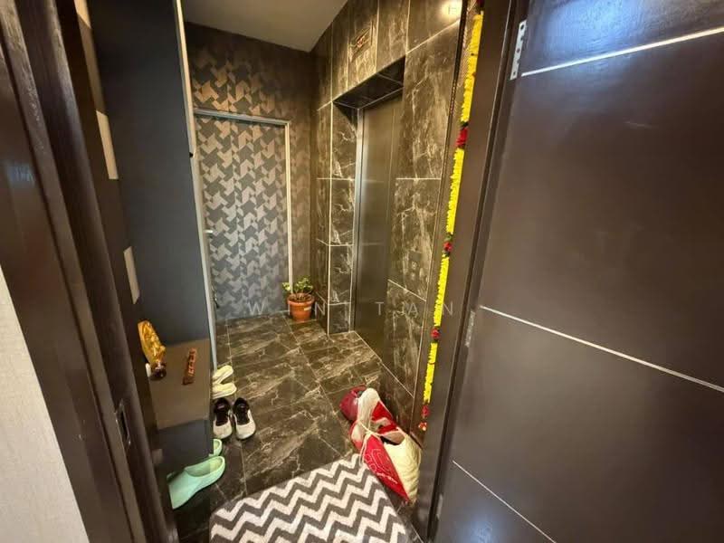 Service Residence for Sale at D'Summit Residences - Win Tan - Entrance - PropertyGuru.com.my