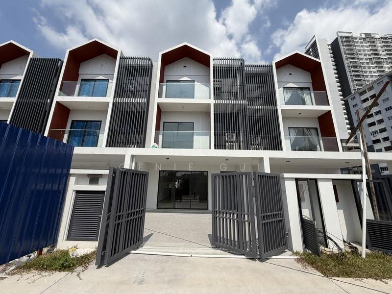 3-storey Terraced House for Sale in Taman Puchong Intan (Puchong) - Ginie Gui - Exterior - PropertyGuru.com.my