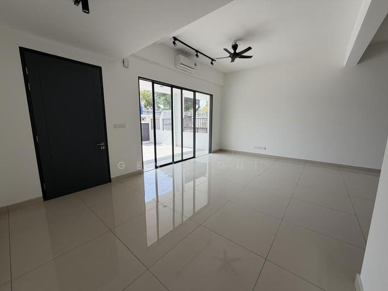 3-storey Terraced House for Sale in Taman Puchong Intan (Puchong) - Ginie Gui - Living Room - PropertyGuru.com.my