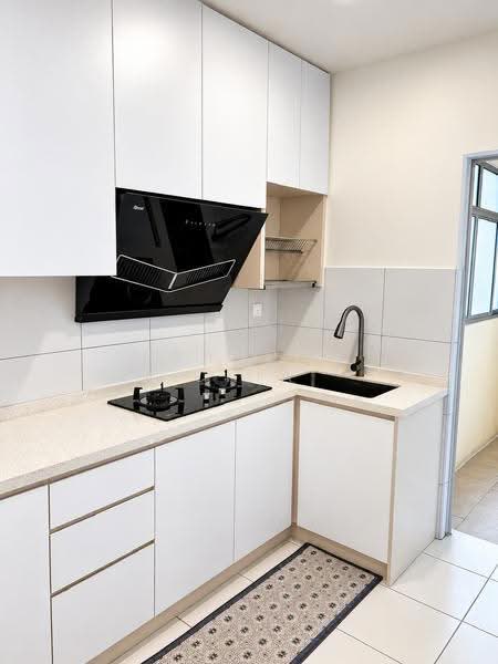 Condominium for Rent at Residensi Sateria - Brandon Chia - Kitchen - PropertyGuru.com.my