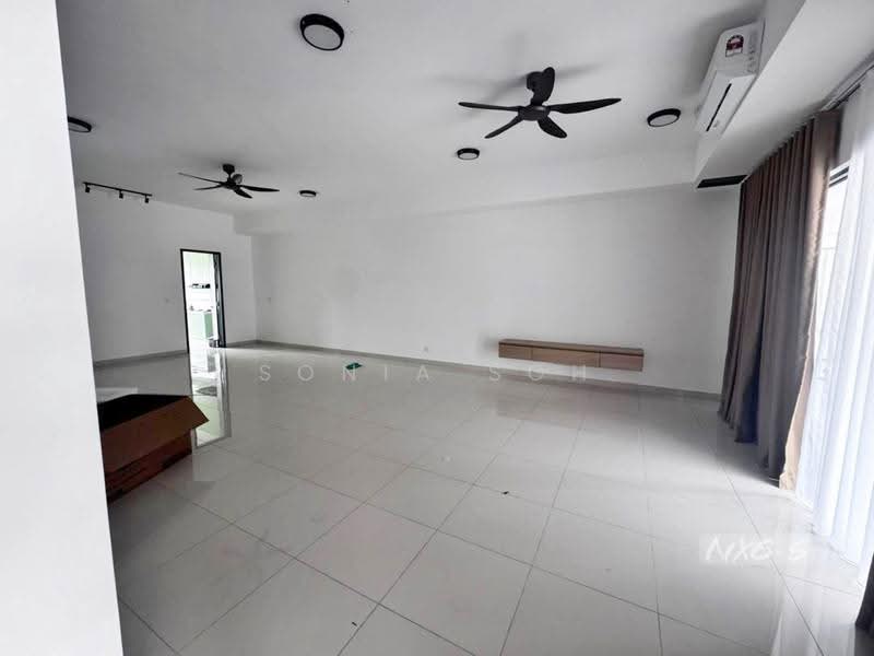 Terraced House for Sale in Kota Kemuning (Shah Alam) - Sonia Soh - Living Room - PropertyGuru.com.my