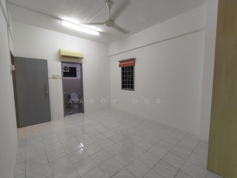 Condominium for Sale at Evergreen Park Acorn & Hazel - Aaron Ong - Bathroom - PropertyGuru.com.my