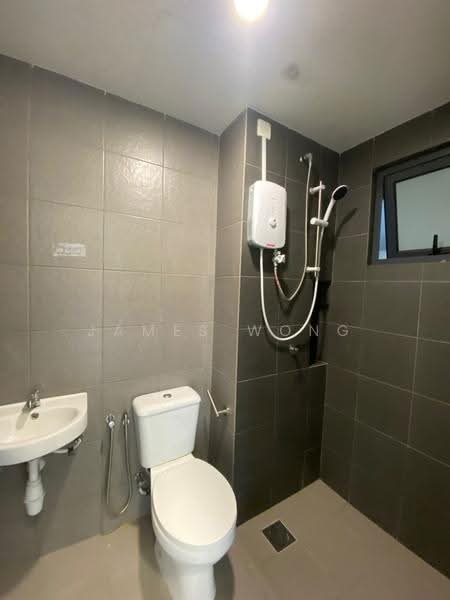 Kondominium untuk Disewa di Sky Awani Residensi 4 - James Wong - Bathroom - PropertyGuru.com.my