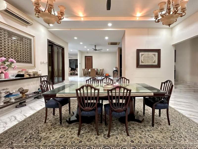 Rumah Banglo untuk Dijual di Ara Damansara (Selangor) - Nazrin Rahman - Dining Room - PropertyGuru.com.my