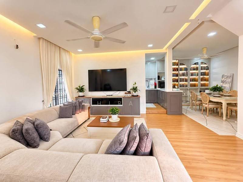 Rumah Kluster untuk Dijual di Bandar Bukit Mahkota (Bangi) - Mahirah . - Living Room - PropertyGuru.com.my