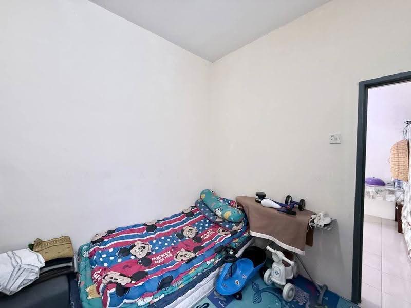 1-storey Terraced House for Sale in Bandar Saujana Putra (Tanjong Duabelas) - Wan Azlan Ahmad - Bedroom - PropertyGuru.com.my