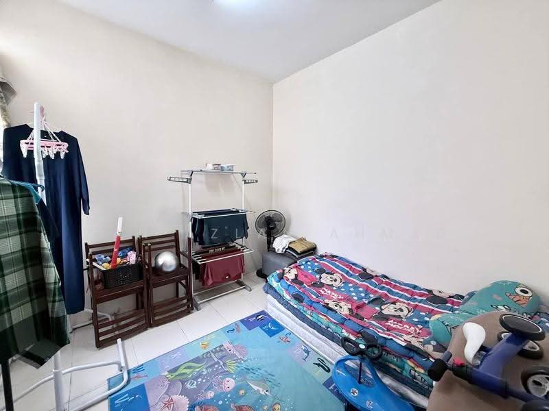 1-storey Terraced House for Sale in Bandar Saujana Putra (Tanjong Duabelas) - Wan Azlan Ahmad - Bedroom - PropertyGuru.com.my