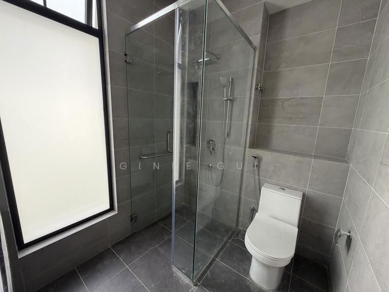 Semi-Detached House for Sale in Bandar Bukit Puchong 2 (Puchong) - Ginie Gui - Bathroom - PropertyGuru.com.my