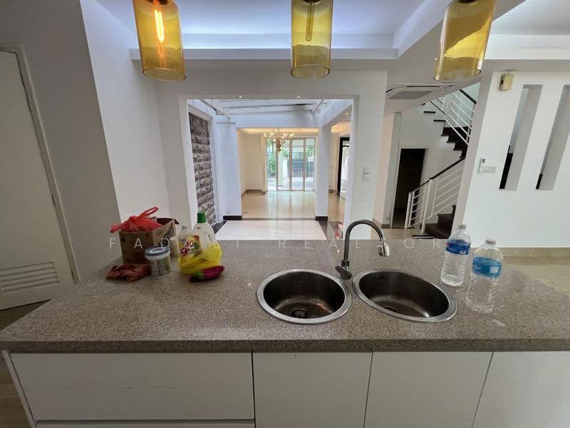 Semi-Detached House for Rent in Mont Kiara (Kuala Lumpur) - Fadzli Realtor - Kitchen - PropertyGuru.com.my
