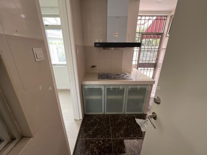 Semi-Detached House for Rent in Mont Kiara (Kuala Lumpur) - Fadzli Realtor - Kitchen - PropertyGuru.com.my