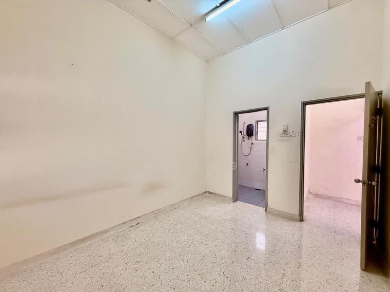 Rumah Teres 1-Tingkat untuk Dijual di Taman Tun Dr Ismail (Kuala Lumpur) - Yin Peng . - Bedroom - PropertyGuru.com.my