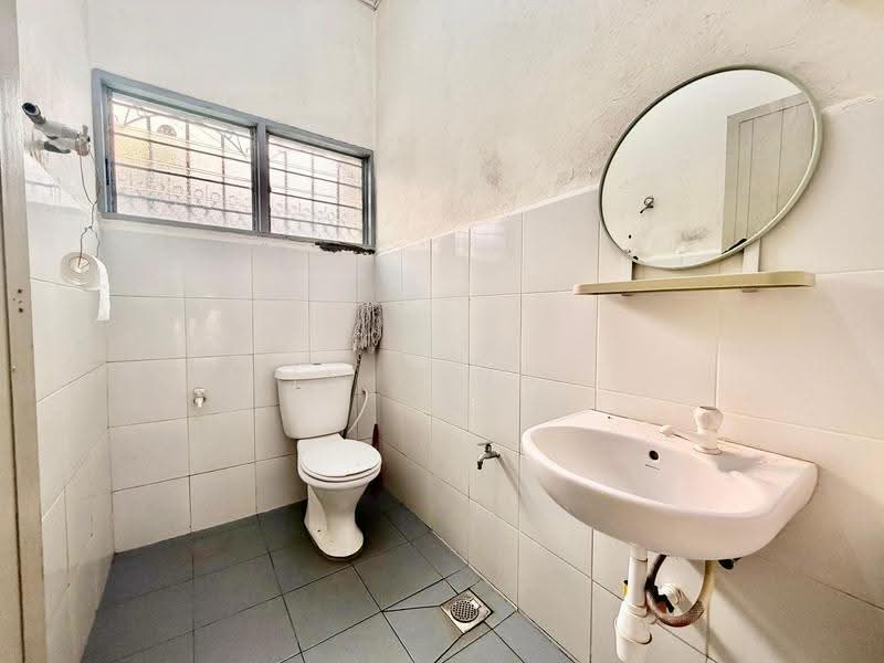 Rumah Teres 1-Tingkat untuk Dijual di Taman Tun Dr Ismail (Kuala Lumpur) - Yin Peng . - Bathroom - PropertyGuru.com.my