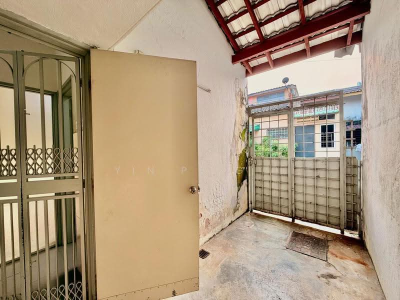 Rumah Teres 1-Tingkat untuk Dijual di Taman Tun Dr Ismail (Kuala Lumpur) - Yin Peng . - Backyard - PropertyGuru.com.my