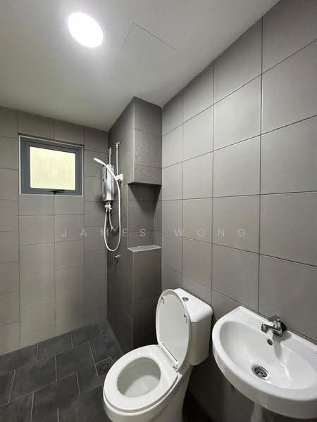 Kondominium untuk Disewa di Sky Awani Residensi 3 - James Wong - Bathroom - PropertyGuru.com.my