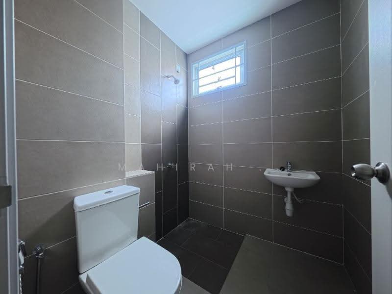 Rumah Berkembar untuk Dijual di Alam Sari (Bangi) - Mahirah . - Bathroom - PropertyGuru.com.my