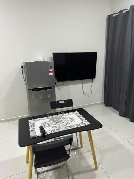 Service Residence for Sale at Bay Point @ Country Garden Danga Bay - Guang Jun Loh - Dining Room - PropertyGuru.com.my