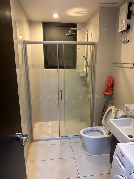 Service Residence for Sale at Bay Point @ Country Garden Danga Bay - Guang Jun Loh - Bathroom - PropertyGuru.com.my