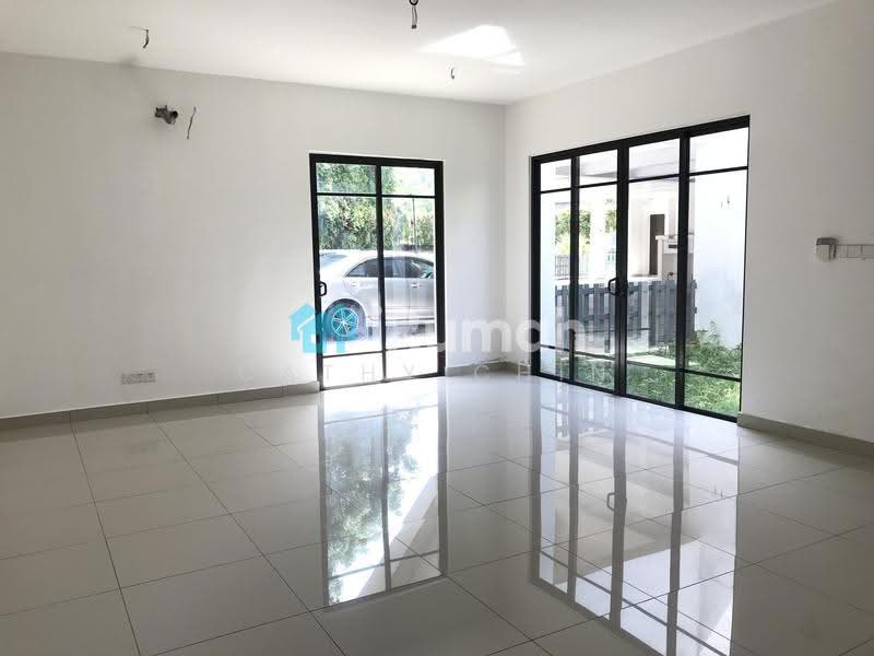 Semi-Detached House for Sale in Taman Equine (Seri Kembangan) - Cathy Chin - Living Room - PropertyGuru.com.my