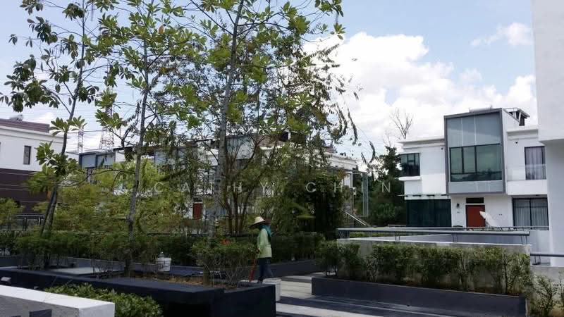 Semi-Detached House for Sale in Taman Equine (Seri Kembangan) - Cathy Chin - Exterior - PropertyGuru.com.my