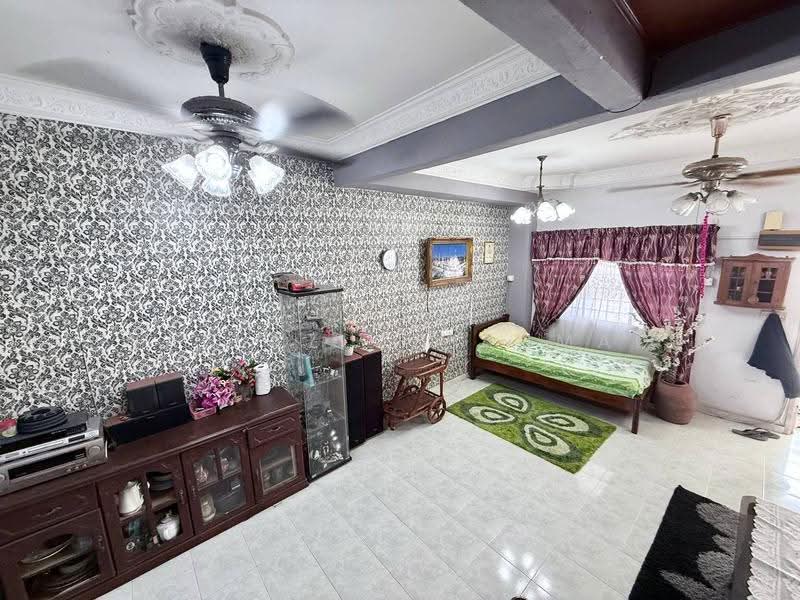 Rumah Teres 2-Tingkat untuk Dijual di Bandar Tasik Puteri (Rawang) - Wan Azlan Ahmad - Living Room - PropertyGuru.com.my