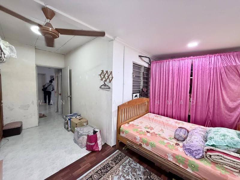 Rumah Teres 2-Tingkat untuk Dijual di Bandar Tasik Puteri (Rawang) - Wan Azlan Ahmad - Bedroom - PropertyGuru.com.my