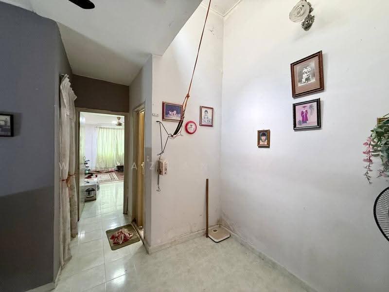 Rumah Teres 2-Tingkat untuk Dijual di Bandar Tasik Puteri (Rawang) - Wan Azlan Ahmad - Corridor - PropertyGuru.com.my