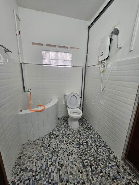 1-storey Terraced House for Rent in SS3 (Petaling Jaya) - Angie Siew - Bathroom - PropertyGuru.com.my