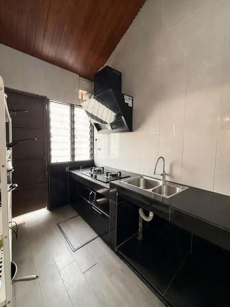 1-storey Terraced House for Sale in Kepong Baru (Kepong) - Kenji Ti - Kitchen - PropertyGuru.com.my