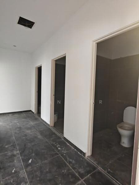 Shop for Rent in Johor Bahru (Johor) - Sean Khor - Bathroom - PropertyGuru.com.my