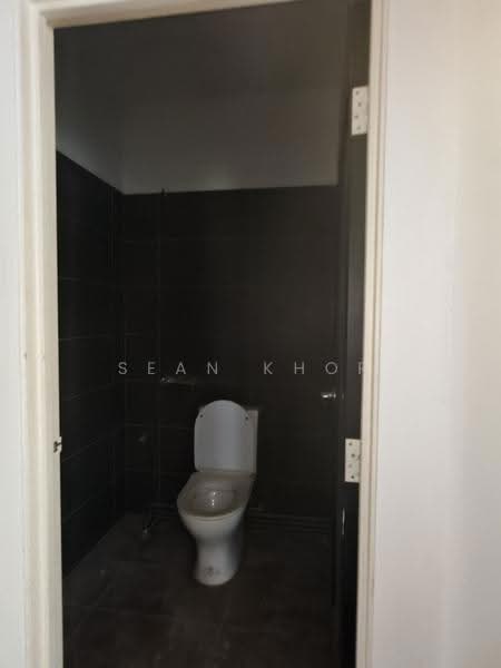 Shop for Rent in Johor Bahru (Johor) - Sean Khor - Bathroom - PropertyGuru.com.my
