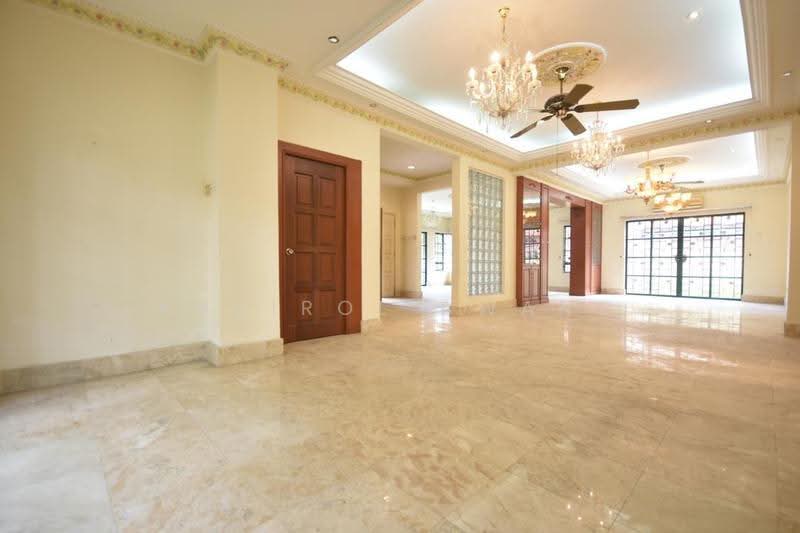 Rumah Banglo untuk Dijual di Shah Alam (Selangor) - Khairol Awang - Living Room - PropertyGuru.com.my